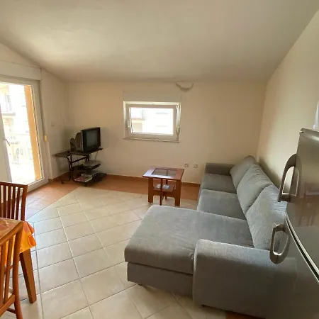 Sarah Apartman